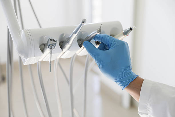 Professional Emergency Dentist technician working in Franklin Park, PA
